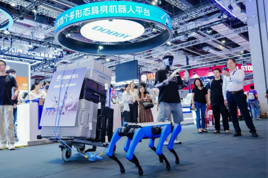 从机械臂到人形机器人越疆机器人具身工业率先登场(图8)