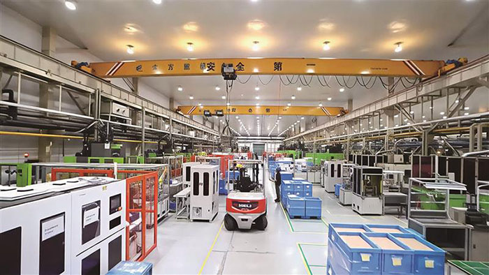 奋楫扬帆向前行